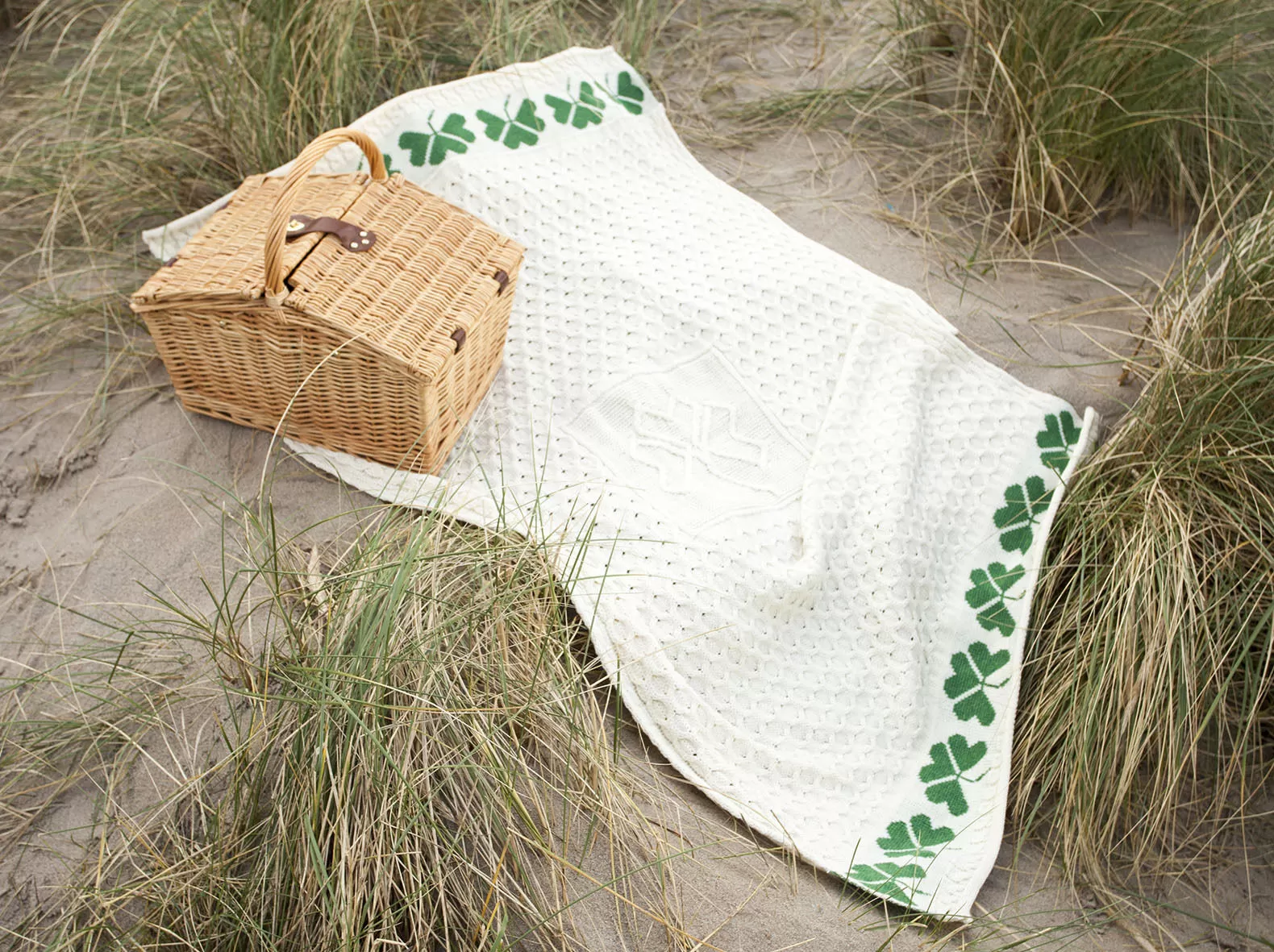 Aran Shamrock Blanket | Natural