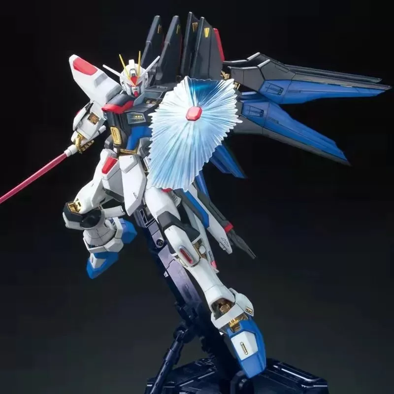 Bandai Genuine Gundam Model Kit Anime Figure MG Strike Freedom Full Burst Mode Gunpla Anime Action Figure Toys for Children