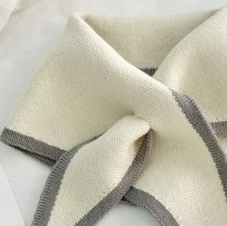 Cozy Two-Tone Woolen Knitted Triangle Scarf for Women - Perfect for Autumn & Winter