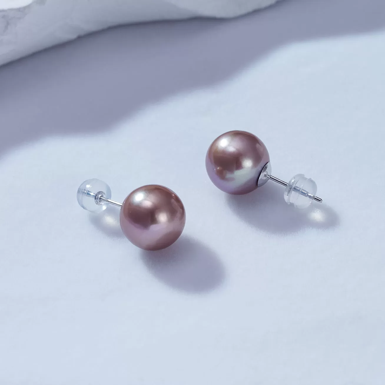 Elegant 18K Gold Top Grade Edison Purple Pearl Stud Earrings KE00019