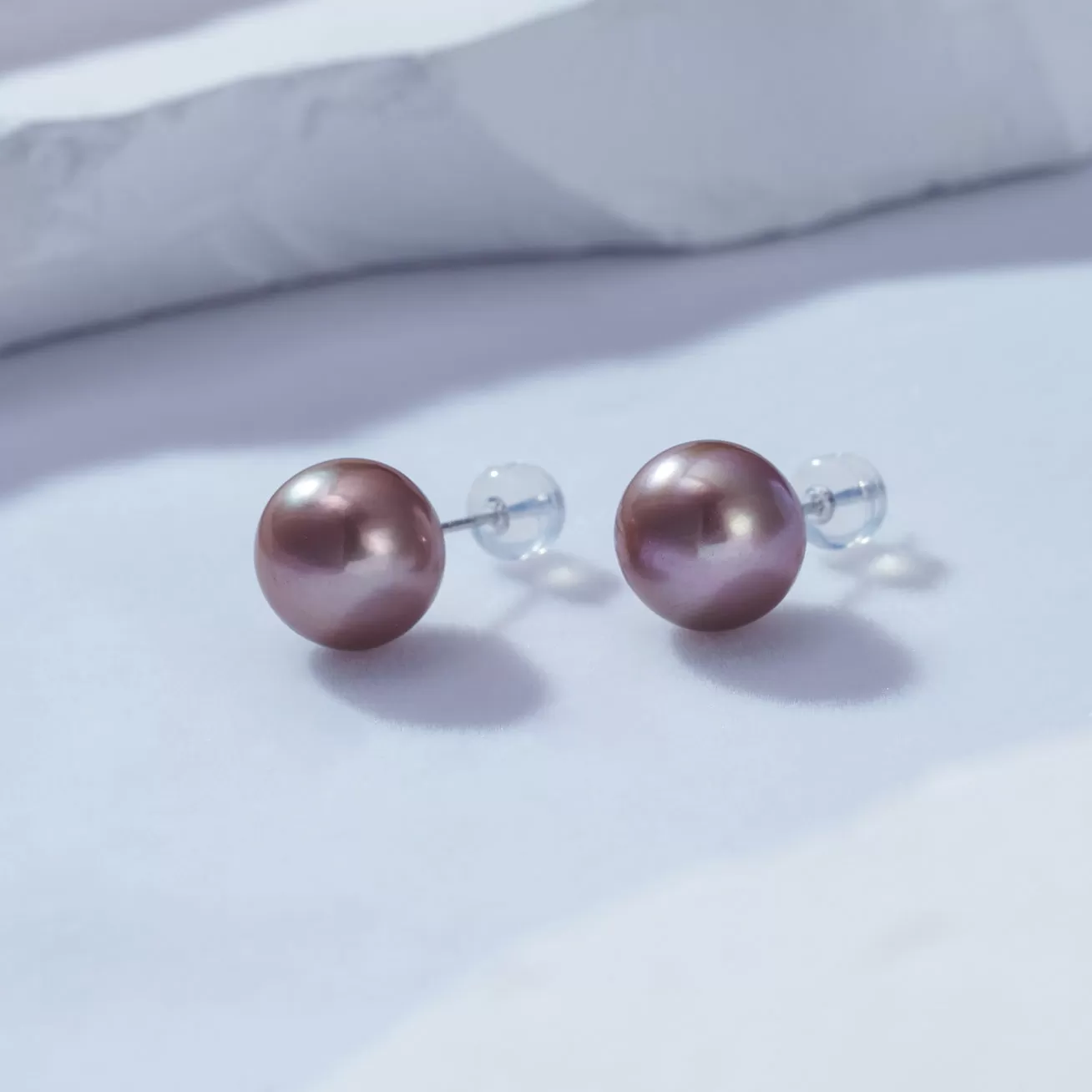 Elegant 18K Gold Top Grade Edison Purple Pearl Stud Earrings KE00019