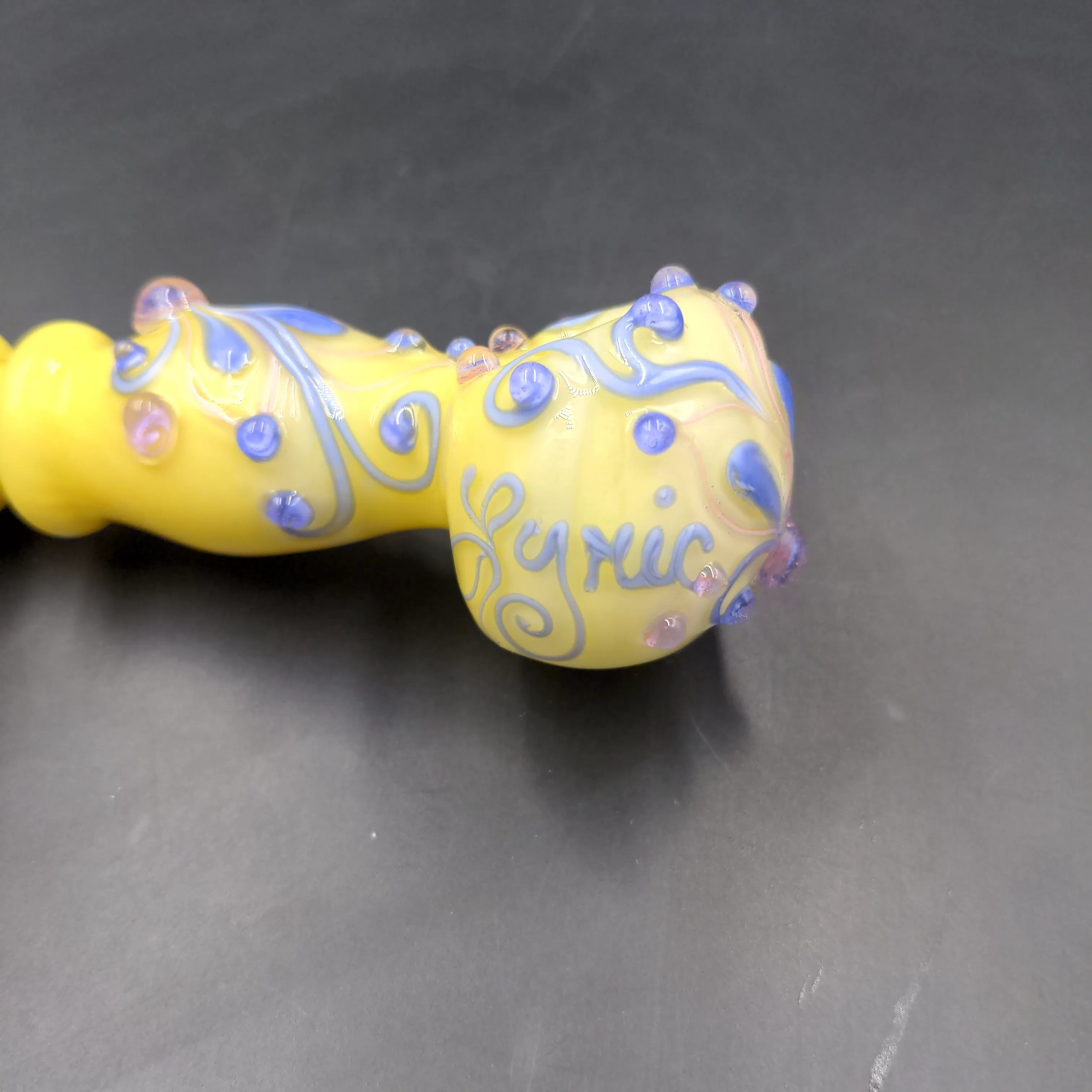 Flower Hand Pipes by Lyric