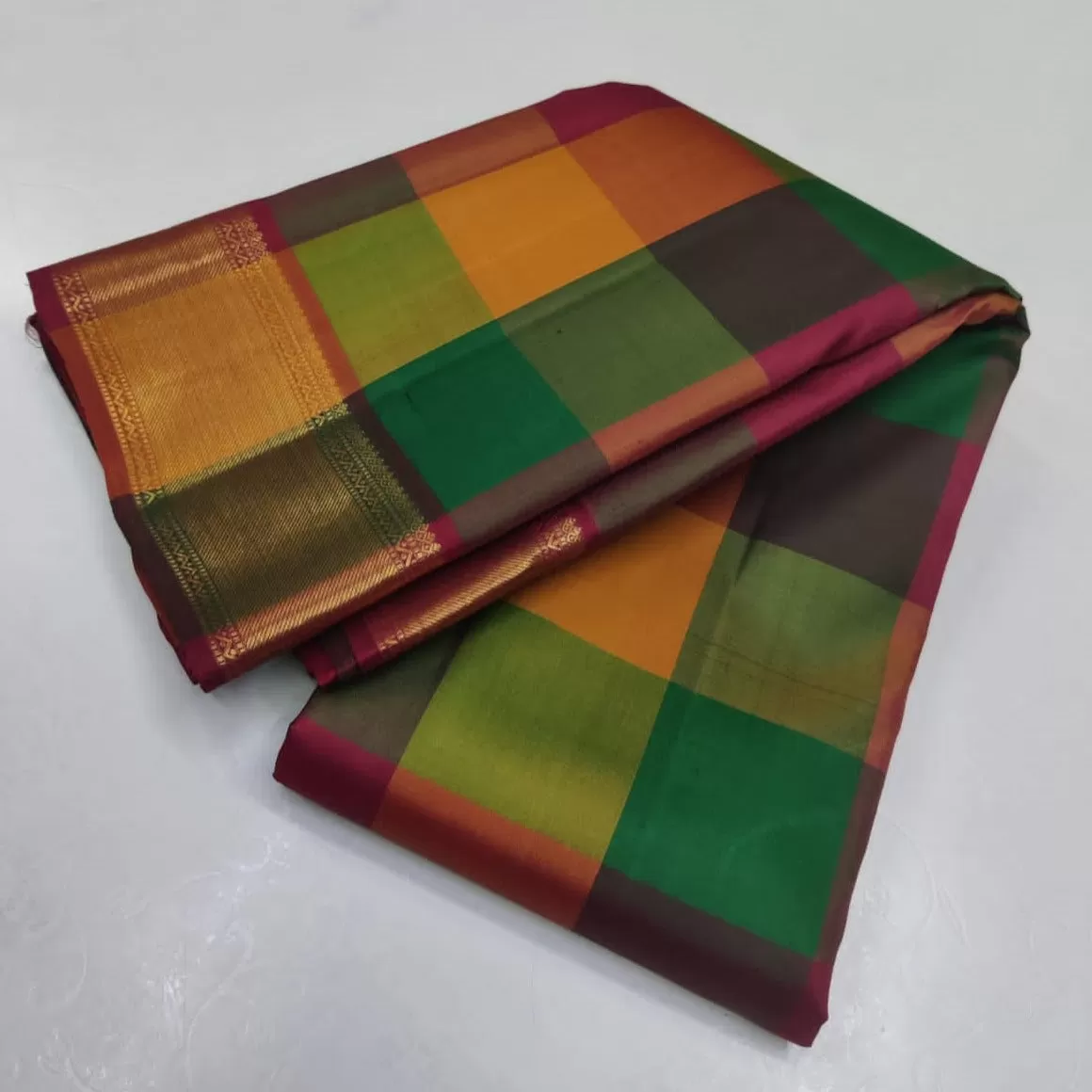 Lalithaa , Pure Kanchipuram silk saree Handwoven with 2 gram  pure Zari traditional saree for Women-SRI001KSS