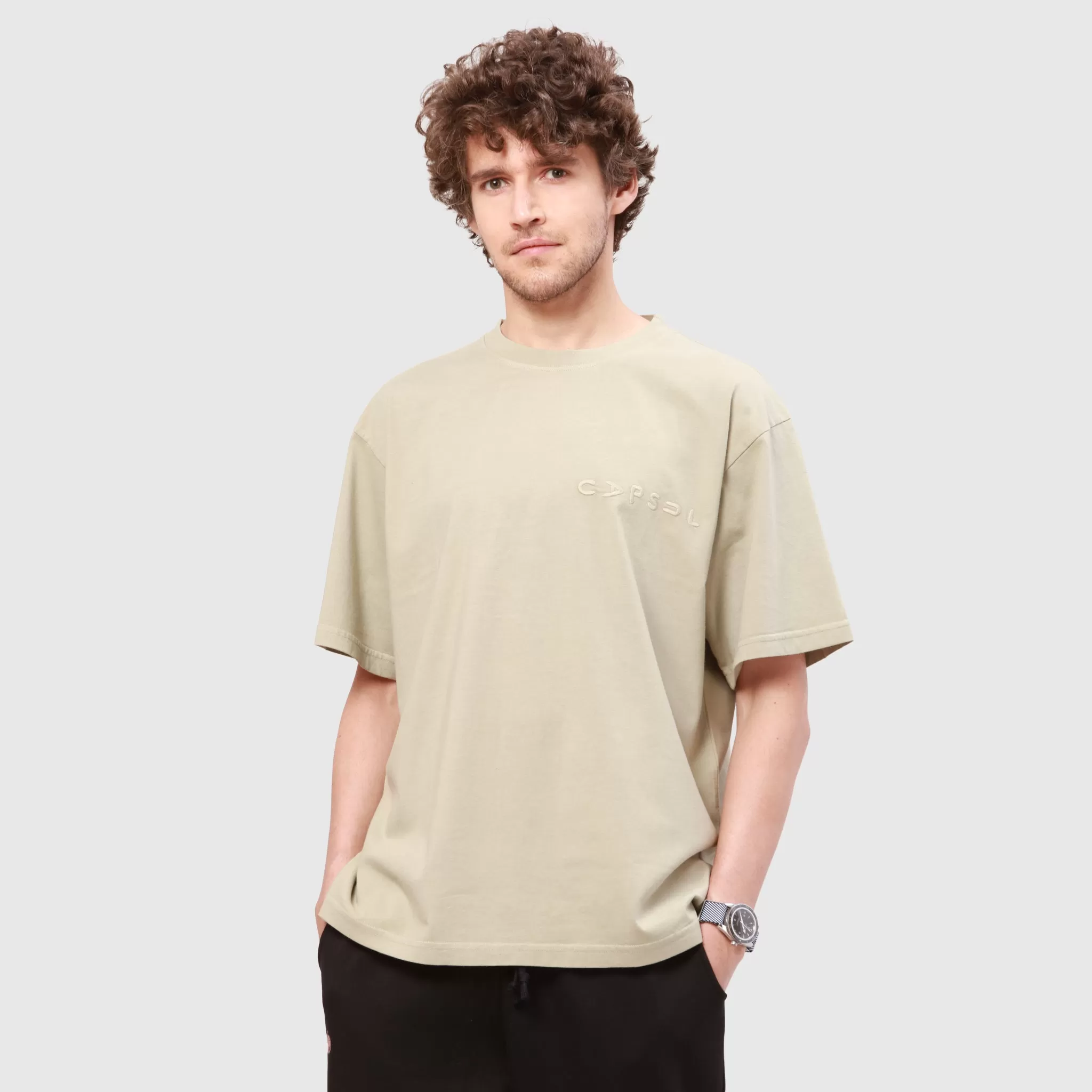 LOGO ESSENTIAL TEE (LIGHT KHAKI)