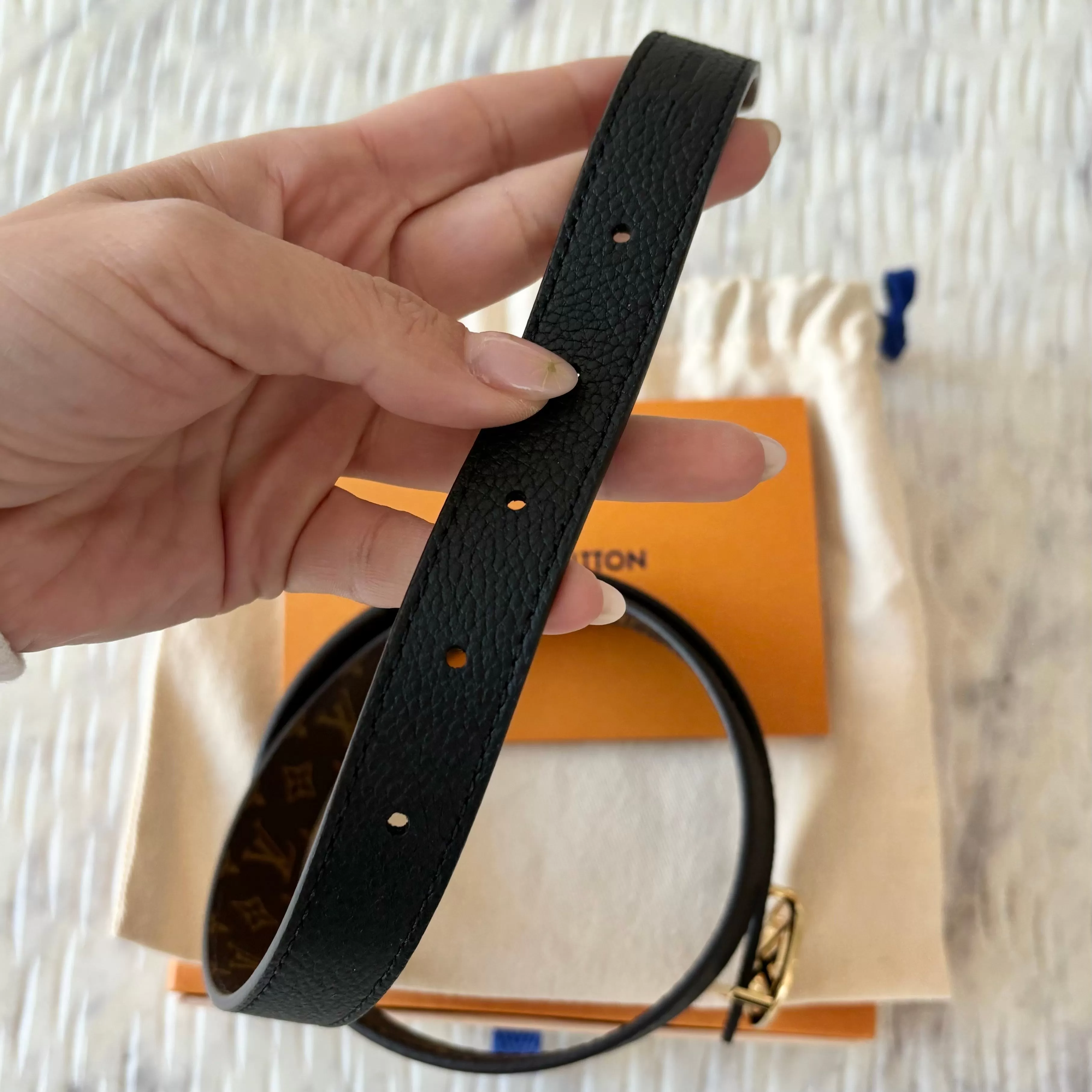 Louis Vuitton LV Circle 20mm Reversible Belt