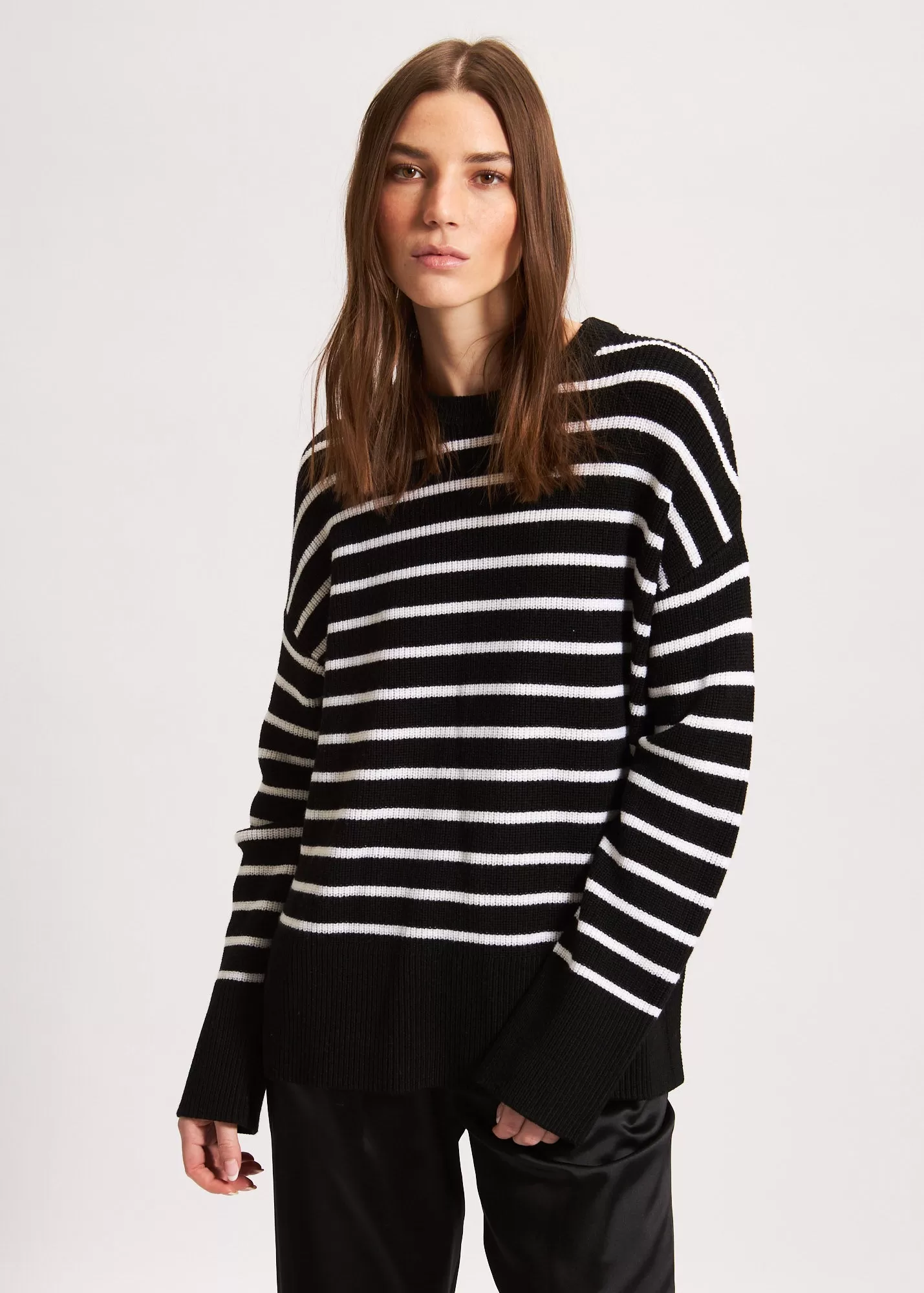 OVERSIZED STRIPED CREWNECK