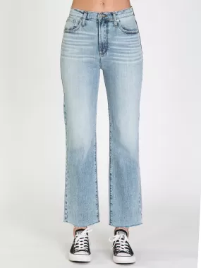 SILVER JEANS 28 HIGH WAIST HIGHLY DESIRABLE STRAIGHT JEANS - CLEARANCE